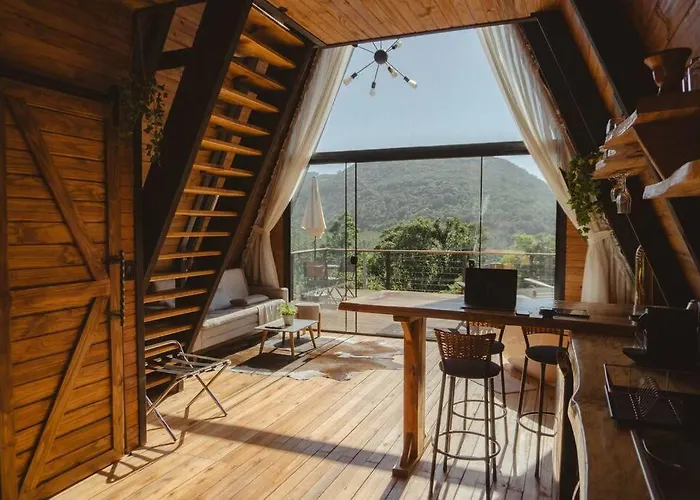 Cabana Romantica Com Hidromassagem Prox Ao Centro.